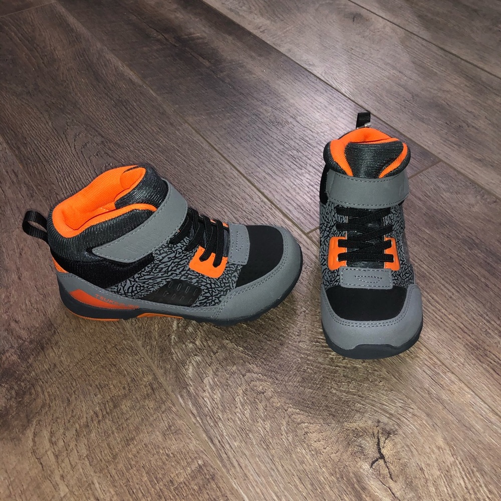 Toddler/kids sneaker boots size 10.5